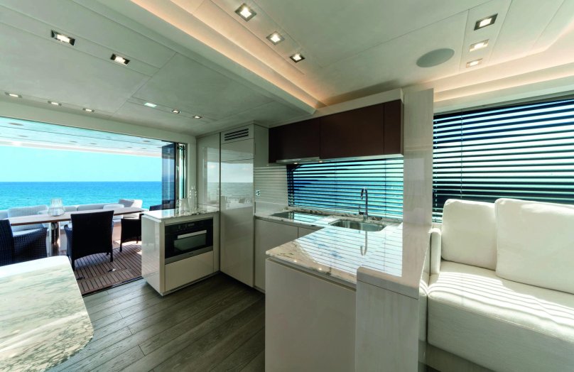 Яхта Монте Карло 65