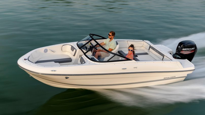 Ктер Bayliner Trophy