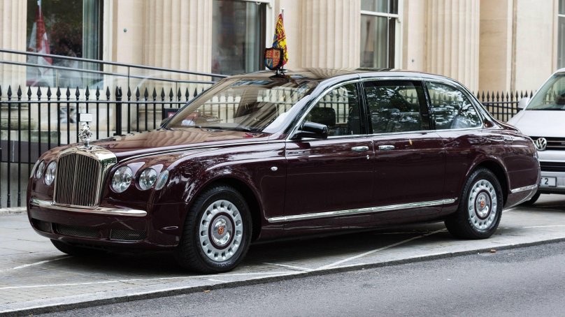Bentley State Limousine Елизаветы II