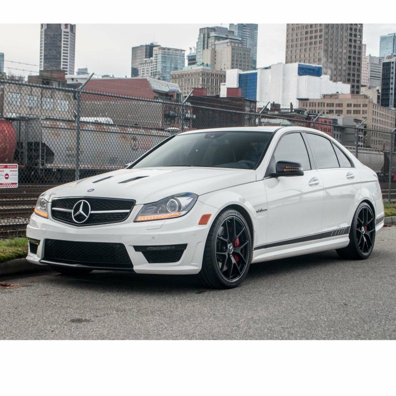 Мерседес c63 AMG w204