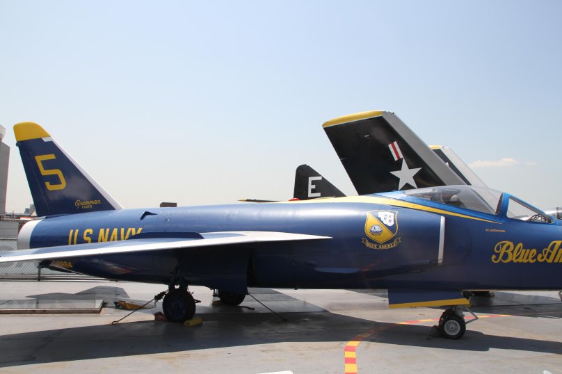 Grumman f11f Tiger внутри