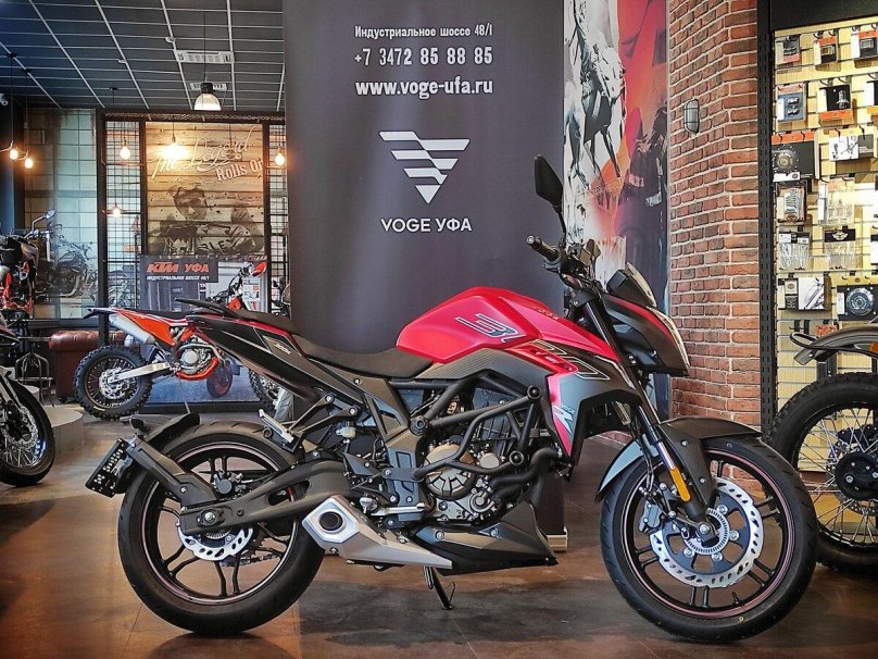 Мотоцикл voge ac300t