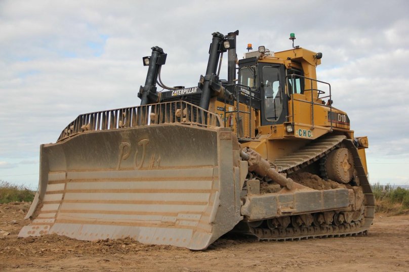 Бульдозер Caterpillar d10