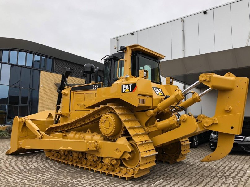 Бульдозер Cat d8r