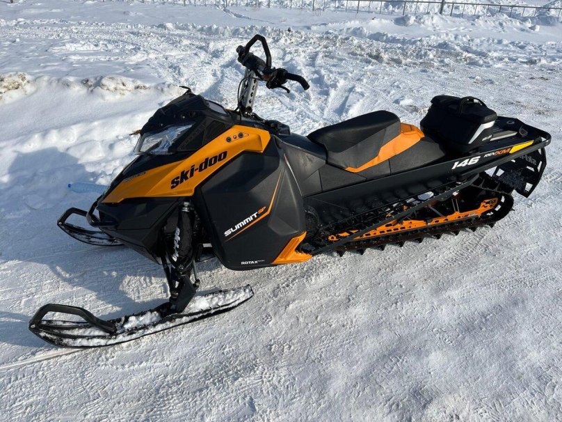 Снегоход BRP Summit 800