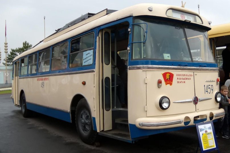 Троллейбус Шкода 9тр