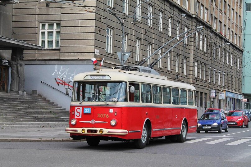 Троллейбус Škoda 9tr