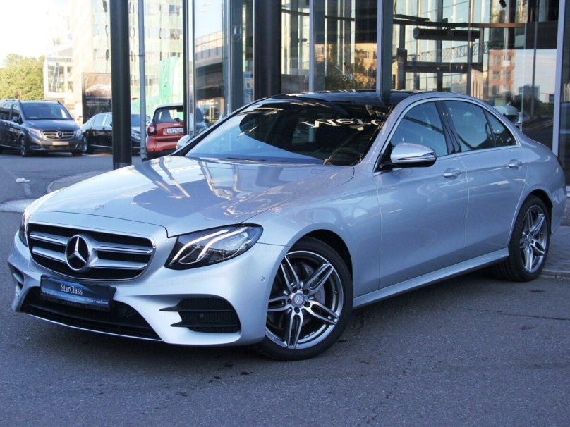 Мерседес Бенц w213