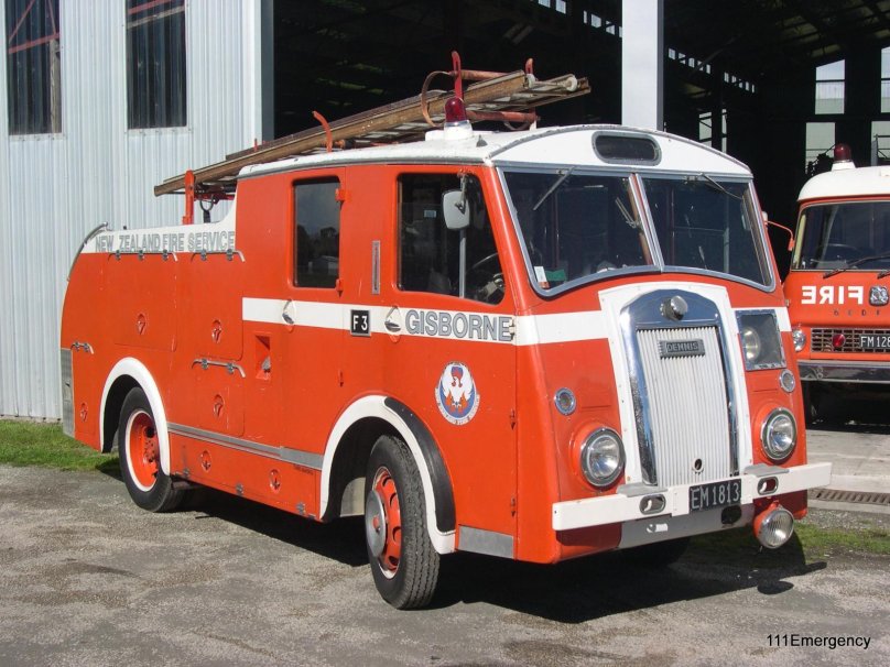 Дэннис пожарная