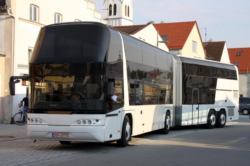 Автобус Neoplan Jumbocruiser