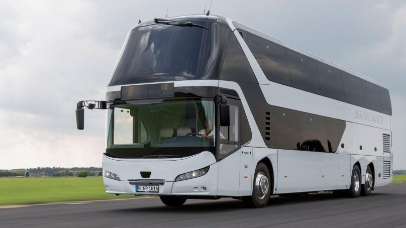Автобус Neoplan Skyliner