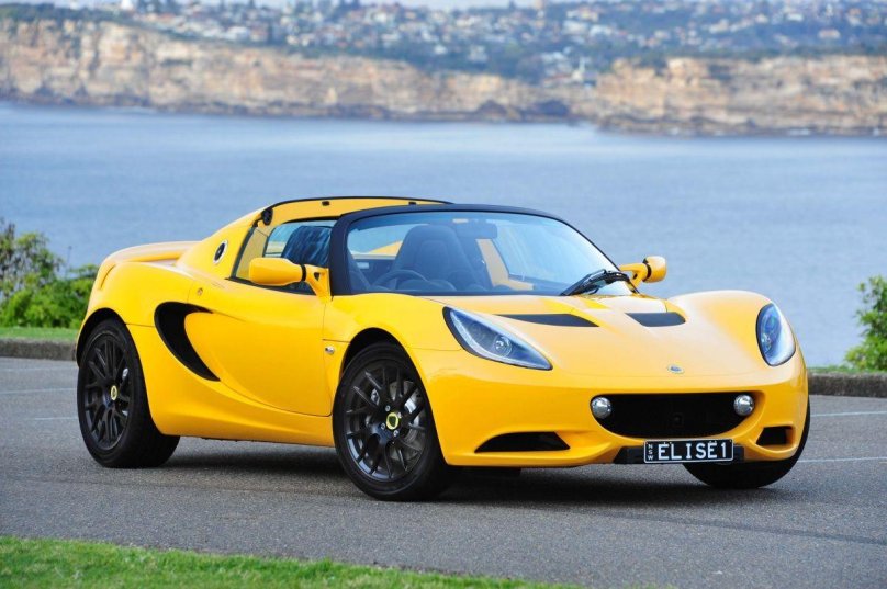 Машина Lotus Elise