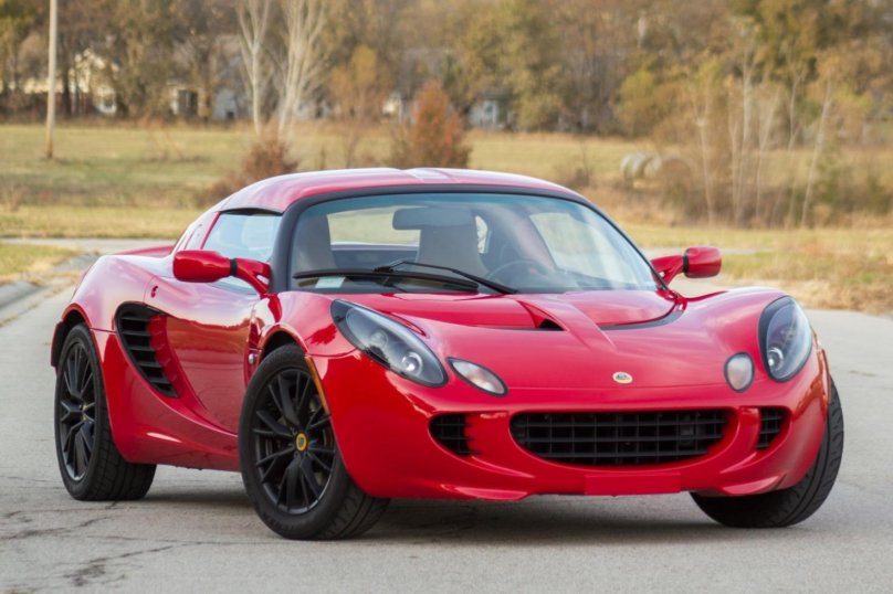 Lotus Elise красный