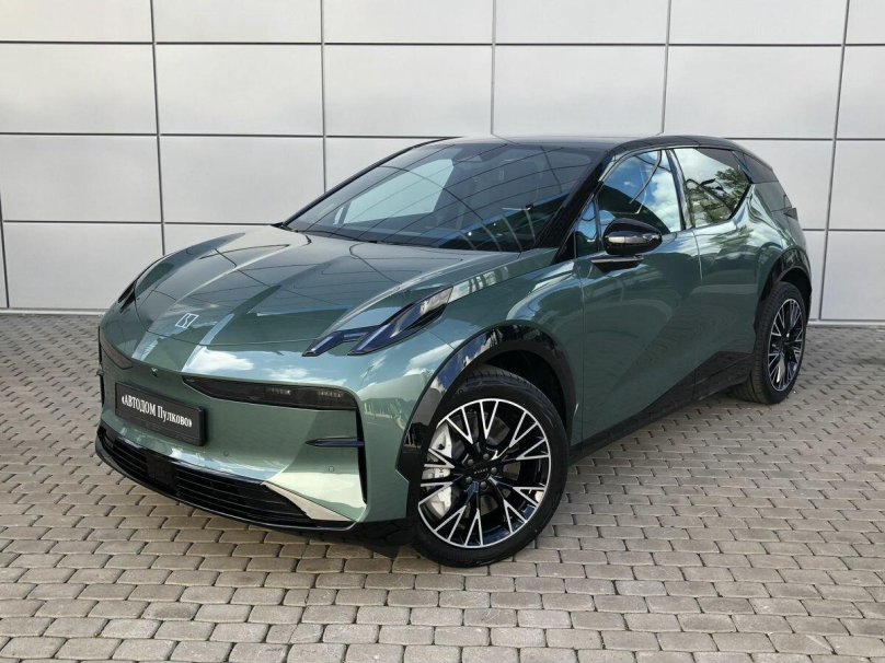 Зеленый электромобиль