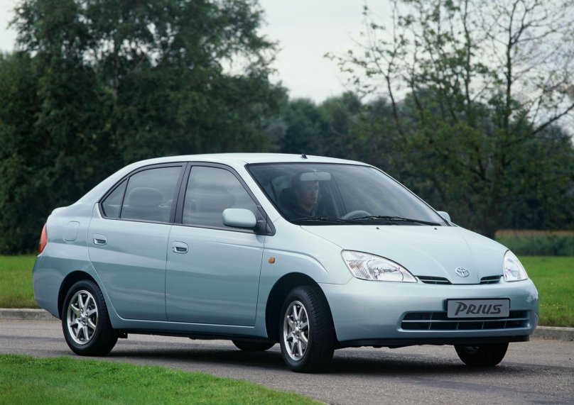 Toyota Prius nhw10