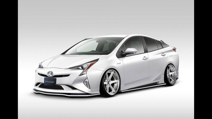 Тойота Приус гибрид 2016