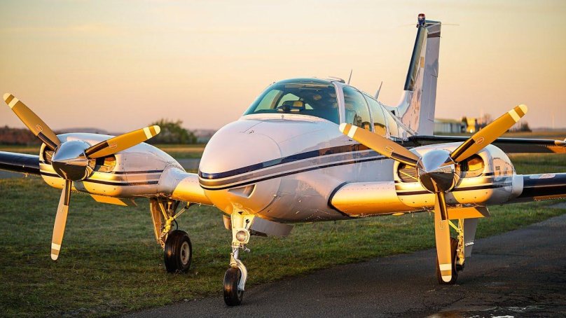 Самолёт Бичкрафт Барон