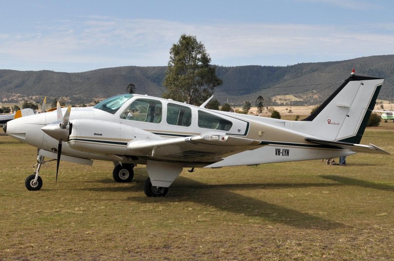 Бичкрафт Барон 55