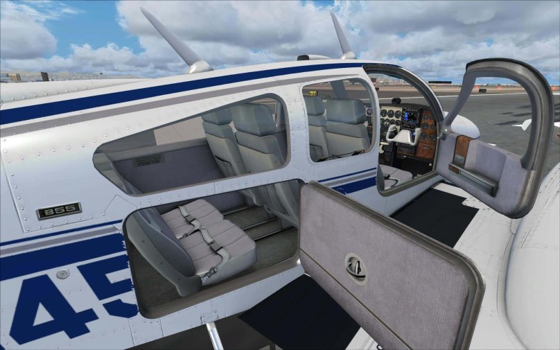 Beechcraft 55 Baron салон
