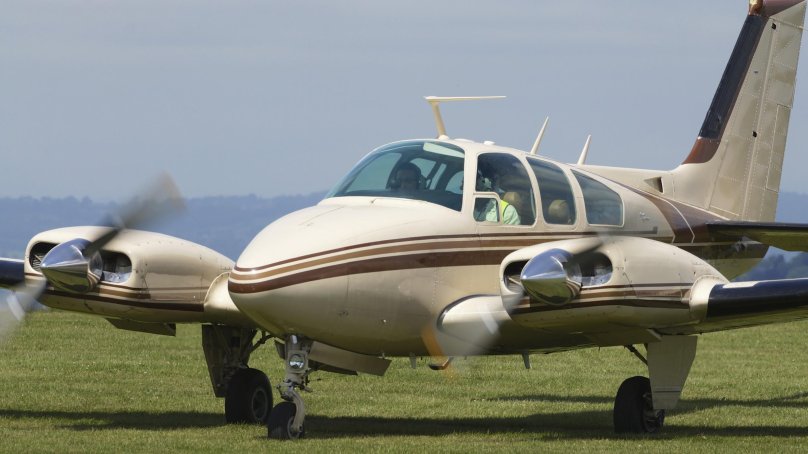Самолёт Бичкрафт Барон