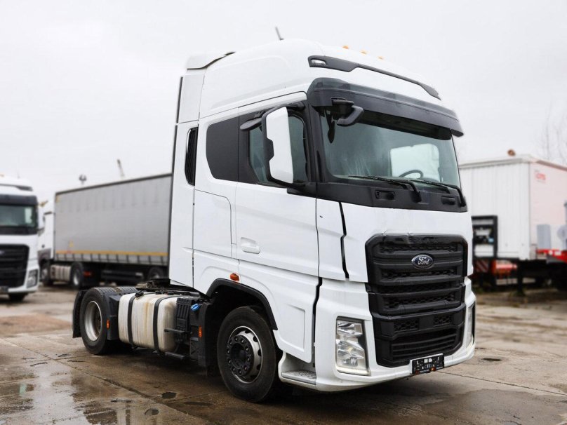 Тягач Сhenglong h7