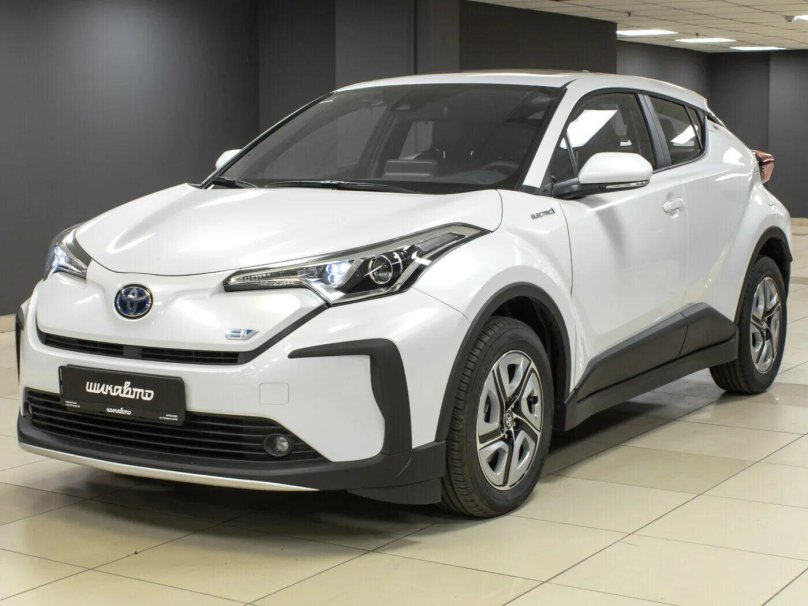 Тойота c-HR 2022