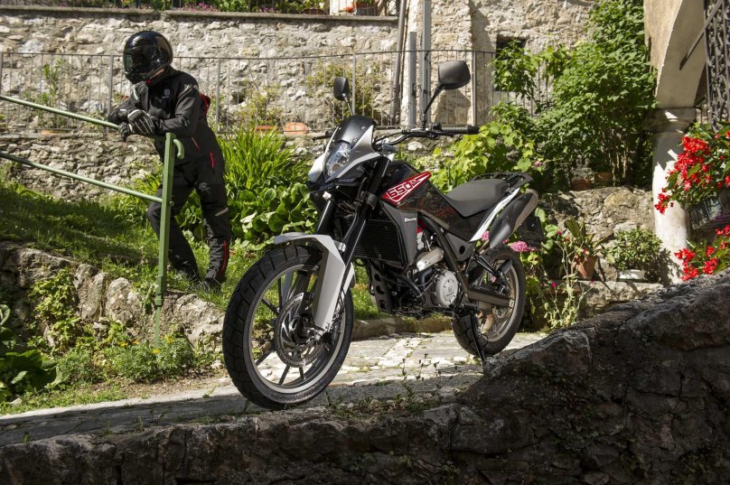 Husqvarna strada 650