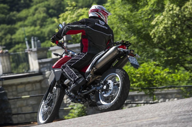 Husqvarna 650 мотард