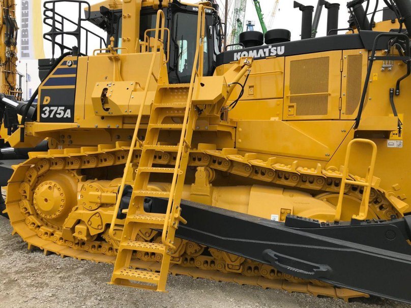 Бульдозер Komatsu d375a-5d