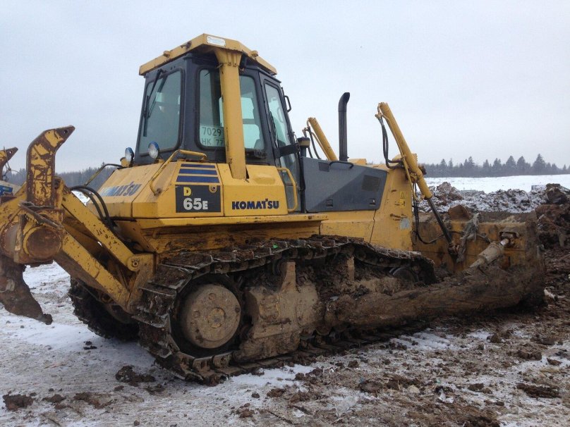 Комацу 65 бульдозер
