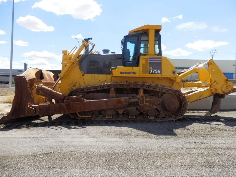 Komatsu 375 бульдозер