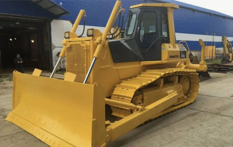 Бульдозер Komatsu d65e-12
