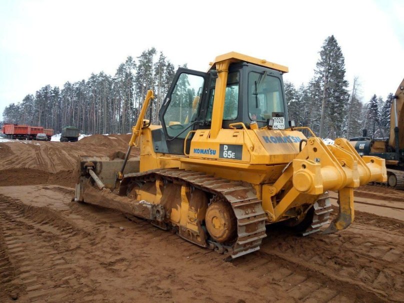 Komatsu d65e-12