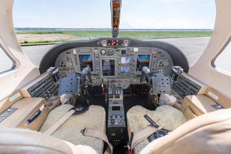 Cessna 525 кабина