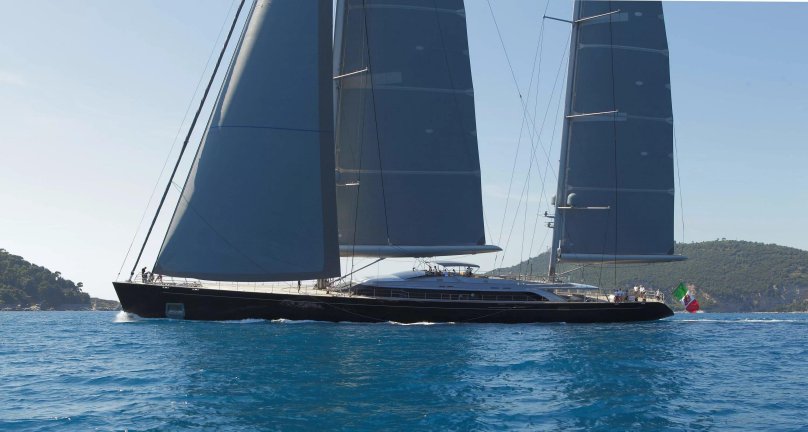 Яхта Perini Navi