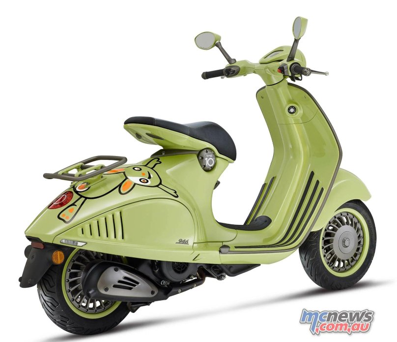 Vespa Armani 946
