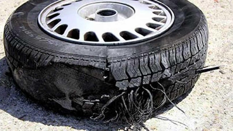 Порванная покрышка