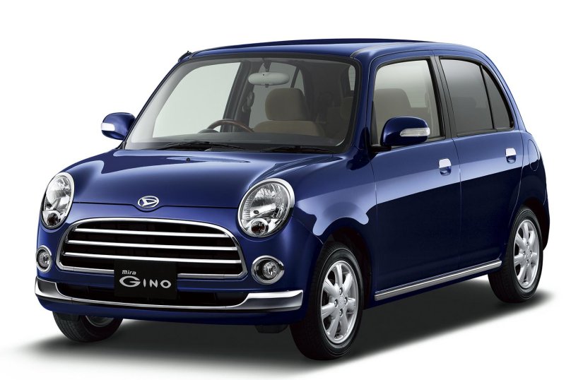 Daihatsu Mira 1