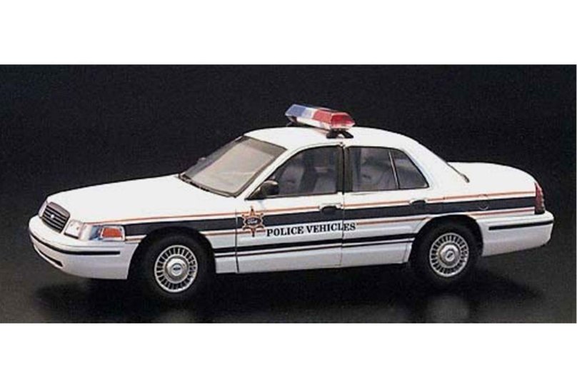 Ford Crown Victoria AUTOART 1/18