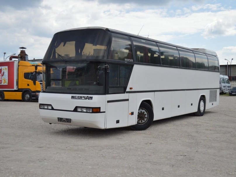 Автобус Неоплан белый