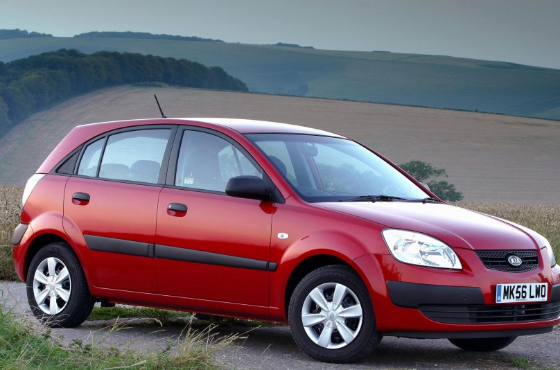 Kia Rio 2 хэтчбек