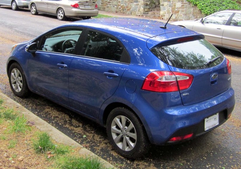 Киа Рио хэтчбек 2012