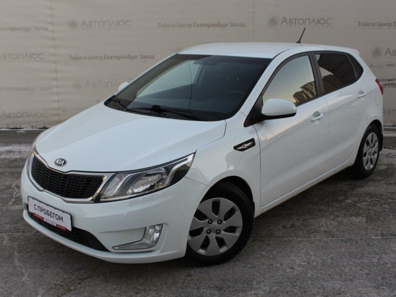 Киа Рио хэтчбек 2013