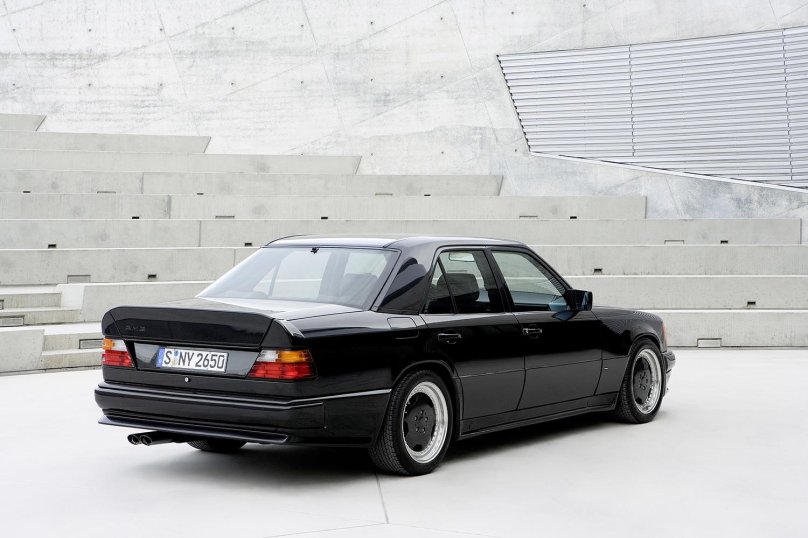 Mercedes Benz 124 Hammer