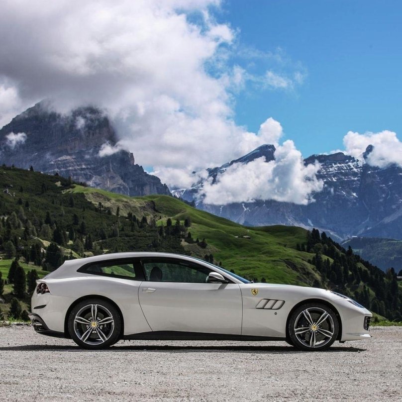 Феррари GTS 4 lusso