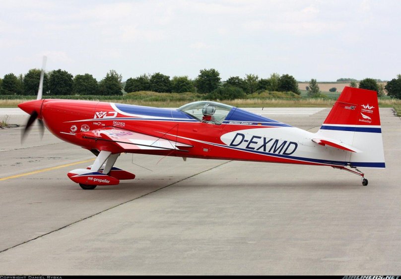 Extra 330sc самолет