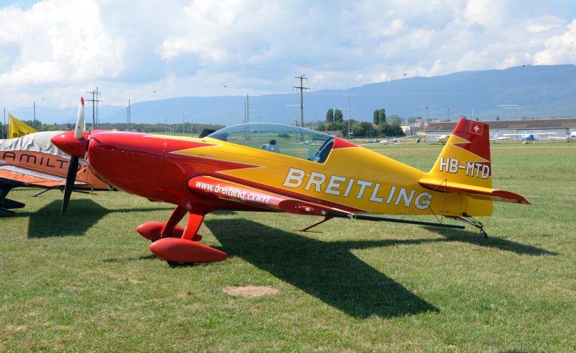 Extra 300 пилотажный самолет