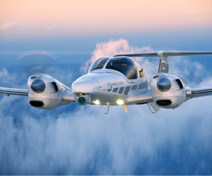 Самолет Diamond da-42