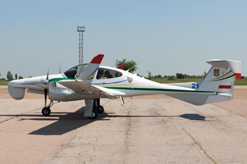 Самолет Diamond da-42