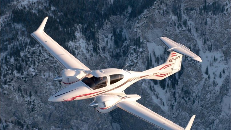 Самолет Diamond da-42